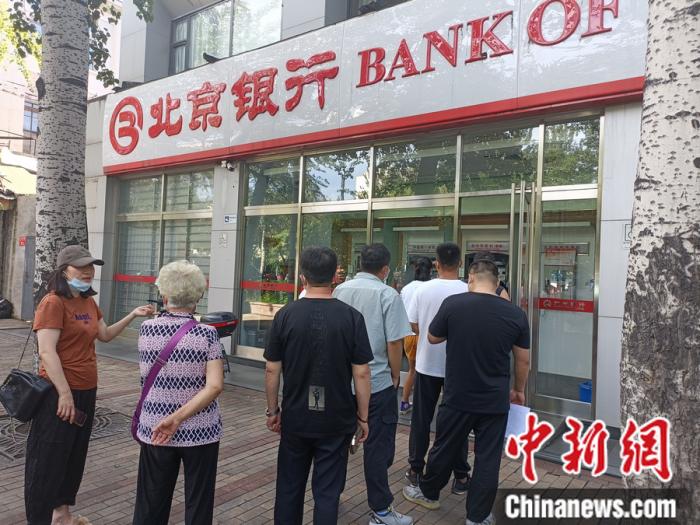 最新上海24小时套医保卡的银行方法分析(最方便真实的上海套医保卡一般几个点方法)