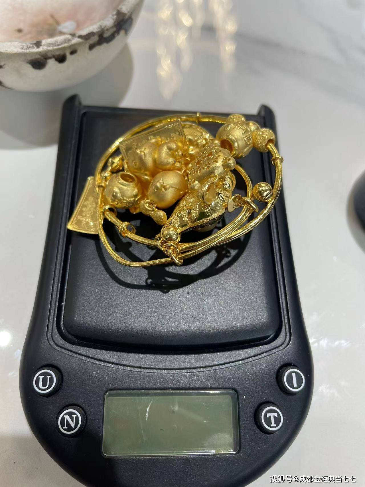 最新24小时上门回收金价方法分析(最方便真实的24小时上门回收黄金方法)